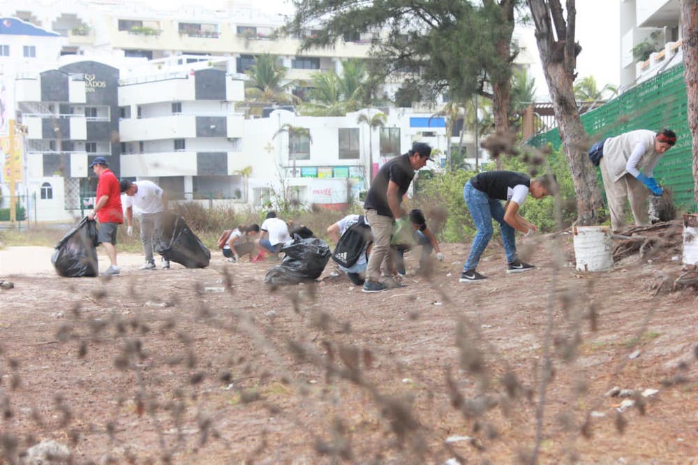 recolección-desechos-playa-Mazatlán
