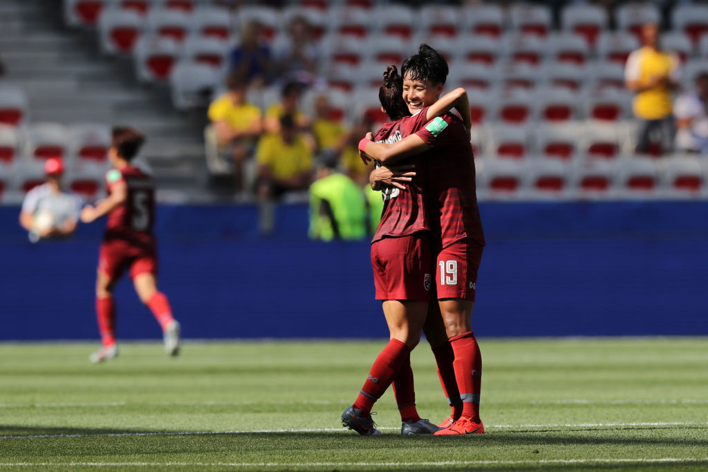 Entrenadora de Tailandia lloró de emoción por su primer gol en un Mundial Femenil 