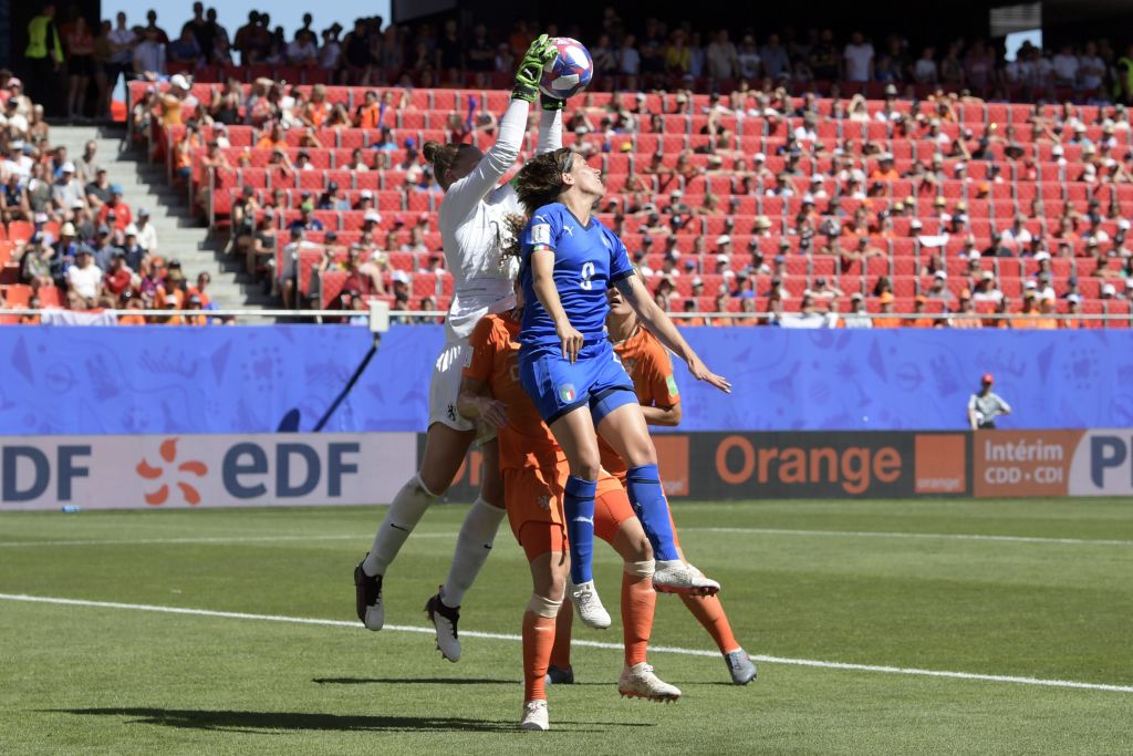 Holanda ‘despachó a Italia en el Mundial Femenil y espera rival en semifinales