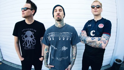 Blink-182 nos trae un regalo de viernes con su nueva canción, "Darkside"