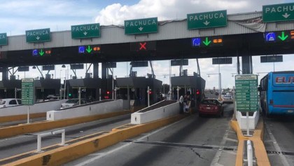Policías Federales y sus familias toman caseta de la México-Pachuca; dan paso libre