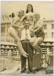 Levantador de pesas que fue encarcelado por golpear a un nazi, escapó y lo volvió a golpear