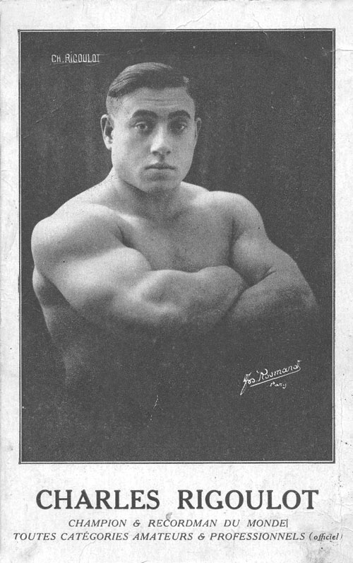 Levantador de pesas que fue encarcelado por golpear a un nazi, escapó y lo volvió a golpear