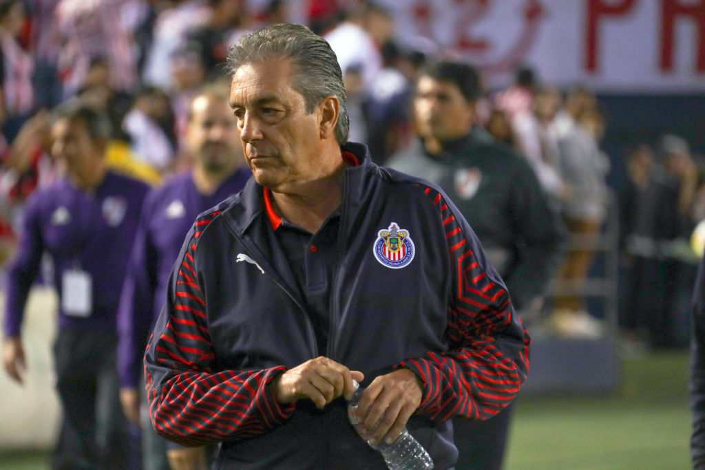Tomás Boy culpo al arbitraje y al VAR de la polémica derrota de Chivas