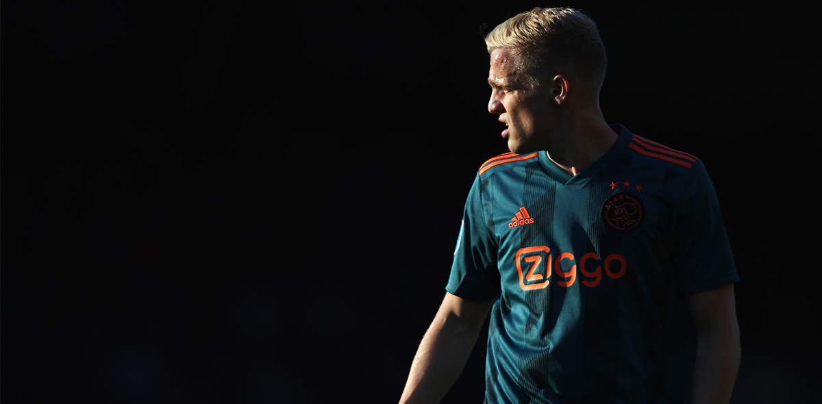 Ajax va por el bicampeonato de la Eredivisie... sin su 'columna vertebral'