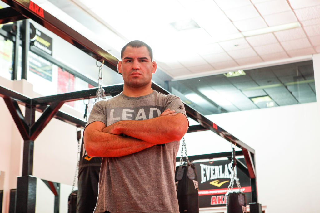 Las empresas que buscan a Caín Velásquez para que incursione en la lucha libre