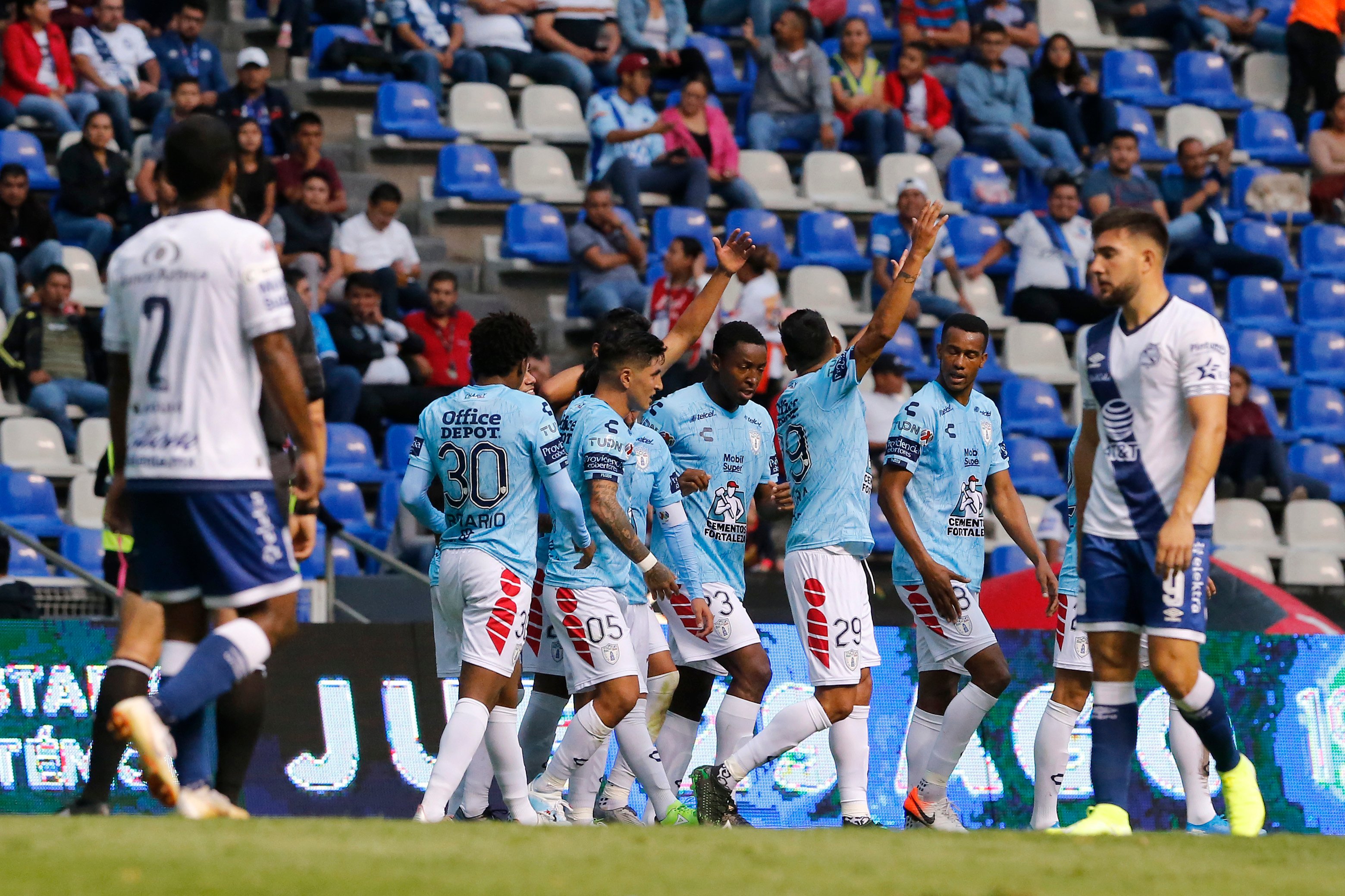Luego de ser goleado por Pachuca, el ‘Chelís’ ya se ve fuera del Puebla