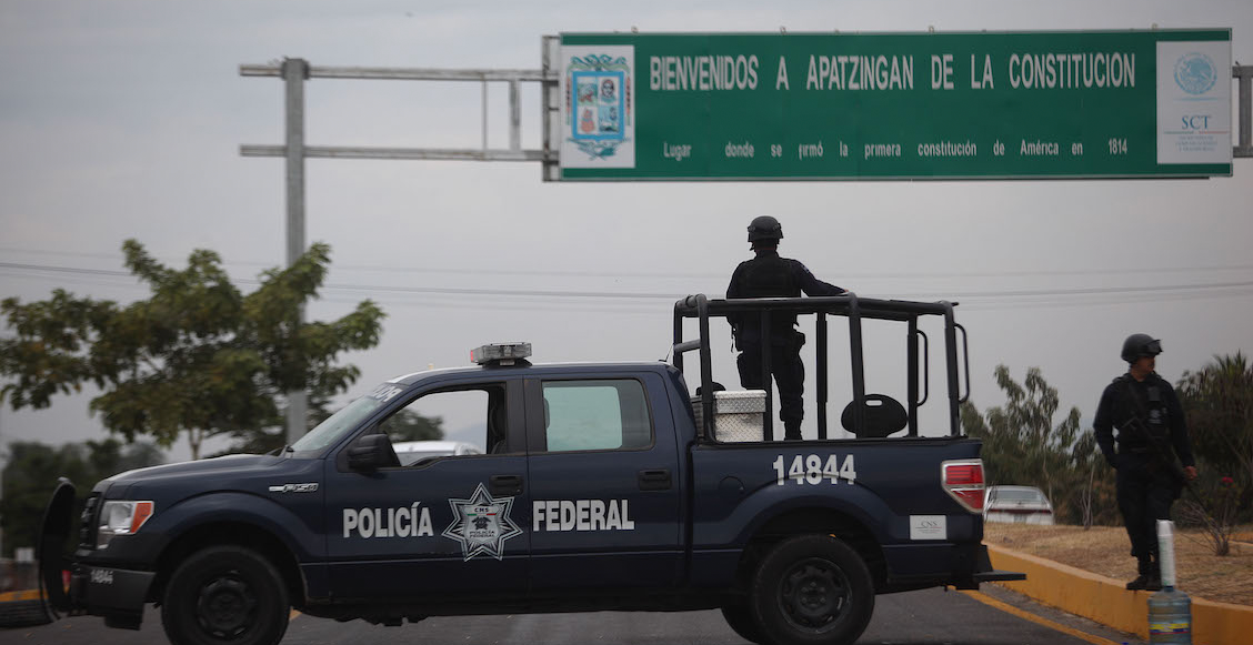 Detienen a policías acusados de ejecuciones extrajudiciales en Apatzingán
