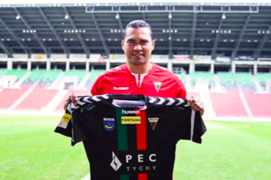 GKS Tychy demandará al 'Gullit' Peña si no decide pronto su futuro