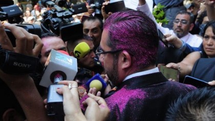 Dice Jesús Orta que no presentará cargos por el ataque con brillantina rosa