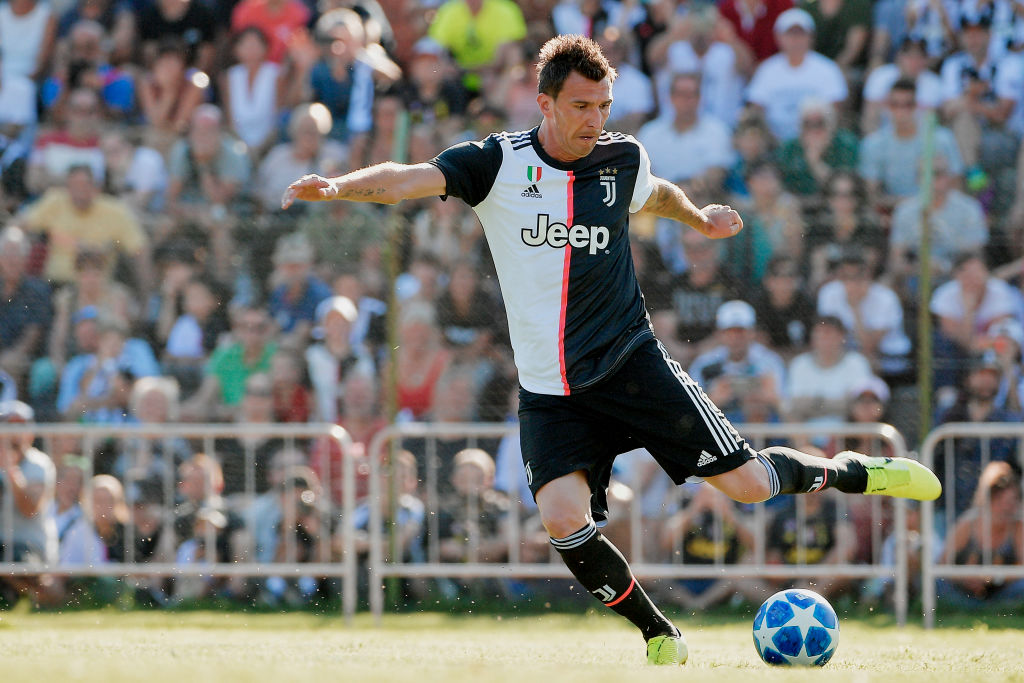 Sevilla contempla a 3 delanteros para reforzarse, incluyendo a ‘Chicharito’ 