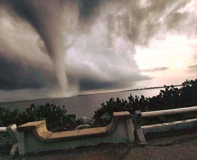 tromba-marina-veracruz-coatzacoalcos-fotos-tornado-03