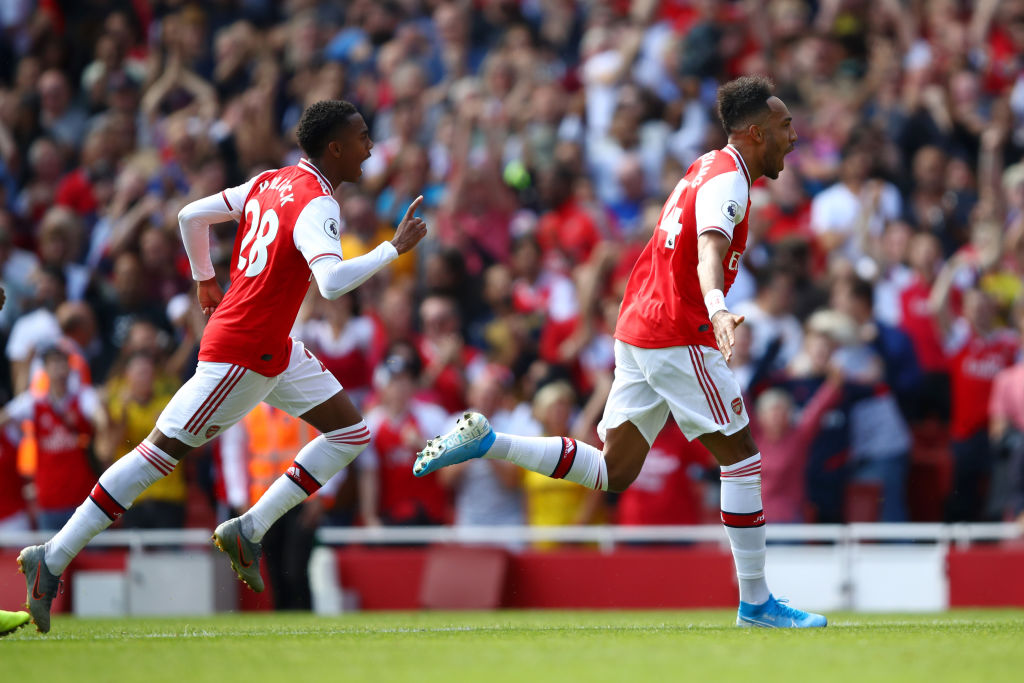 Lacazette y Aubameyang mantienen el paso perfecto del Arsenal en la Premier League