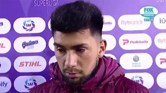 Futbolista 'la regó' en plena entrevista y la abandonó por pena