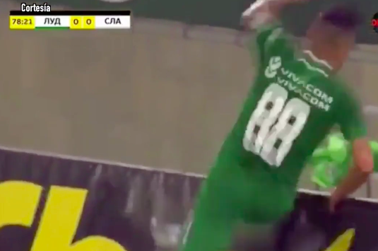 Marcó gol, fue a festejar con su novia... ¡y ni se enteró que fue anulado! 