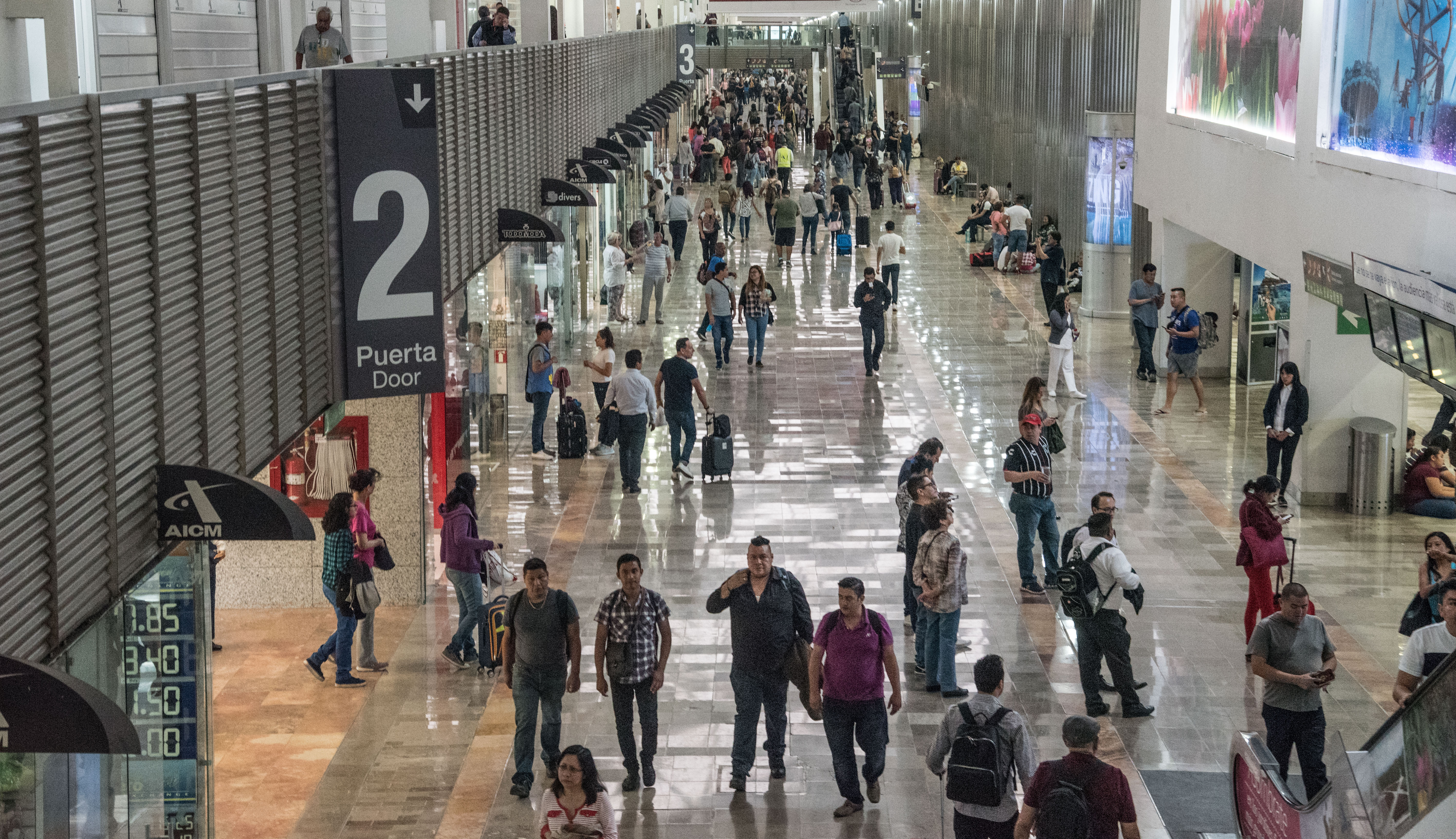 Gobierno de AMLO plantea aumentar casi al doble el impuesto a pasajeros que vuelen a otro país 