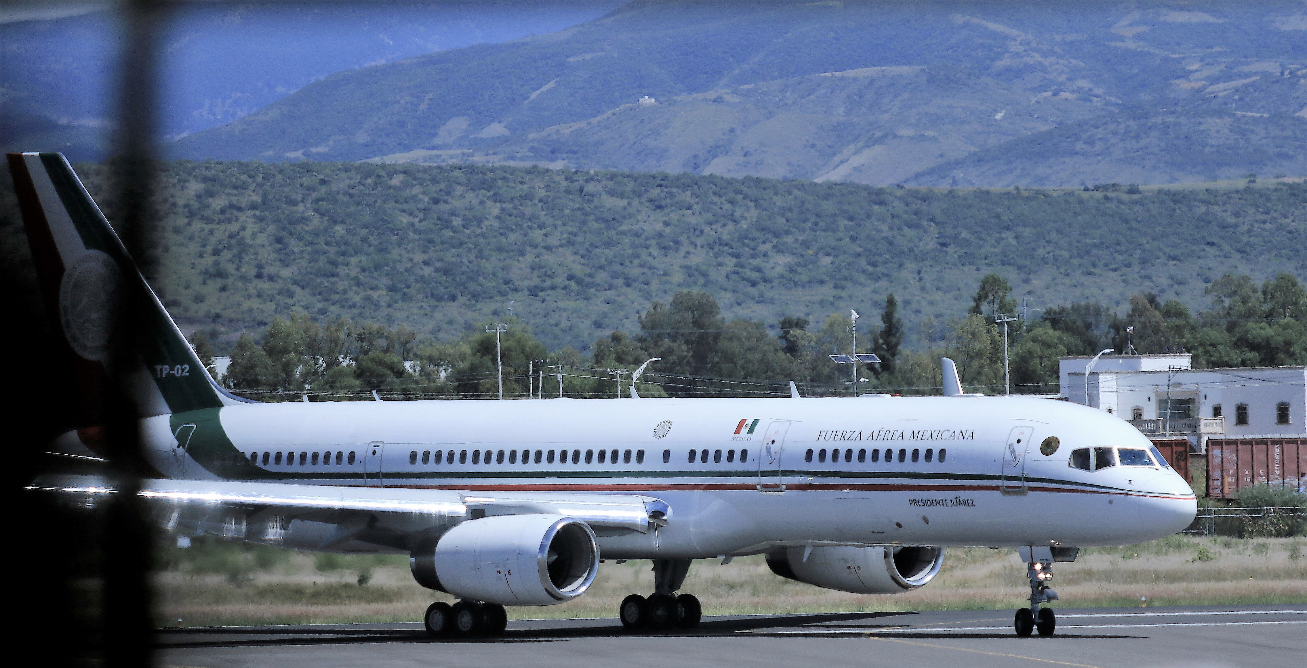 Gobierno de AMLO plantea aumentar casi al doble el impuesto a pasajeros que vuelen a otro país 
