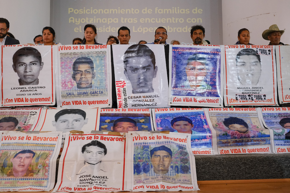 padres-43-estudiantes-ayotzinapa