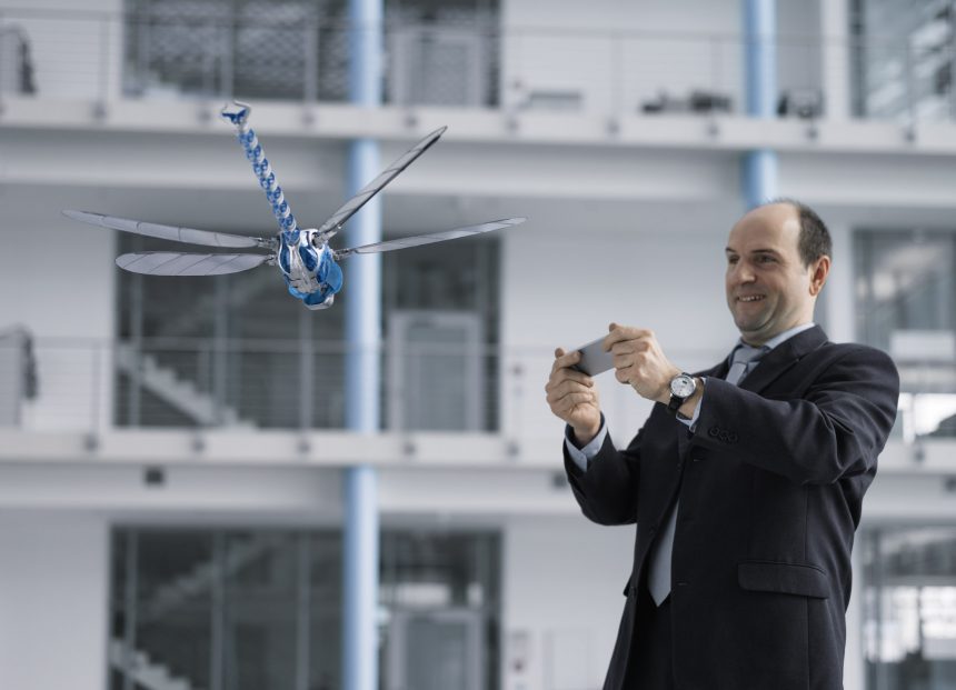 BionicOpter, el dron-libélula ultraligero que mide más de medio metro 