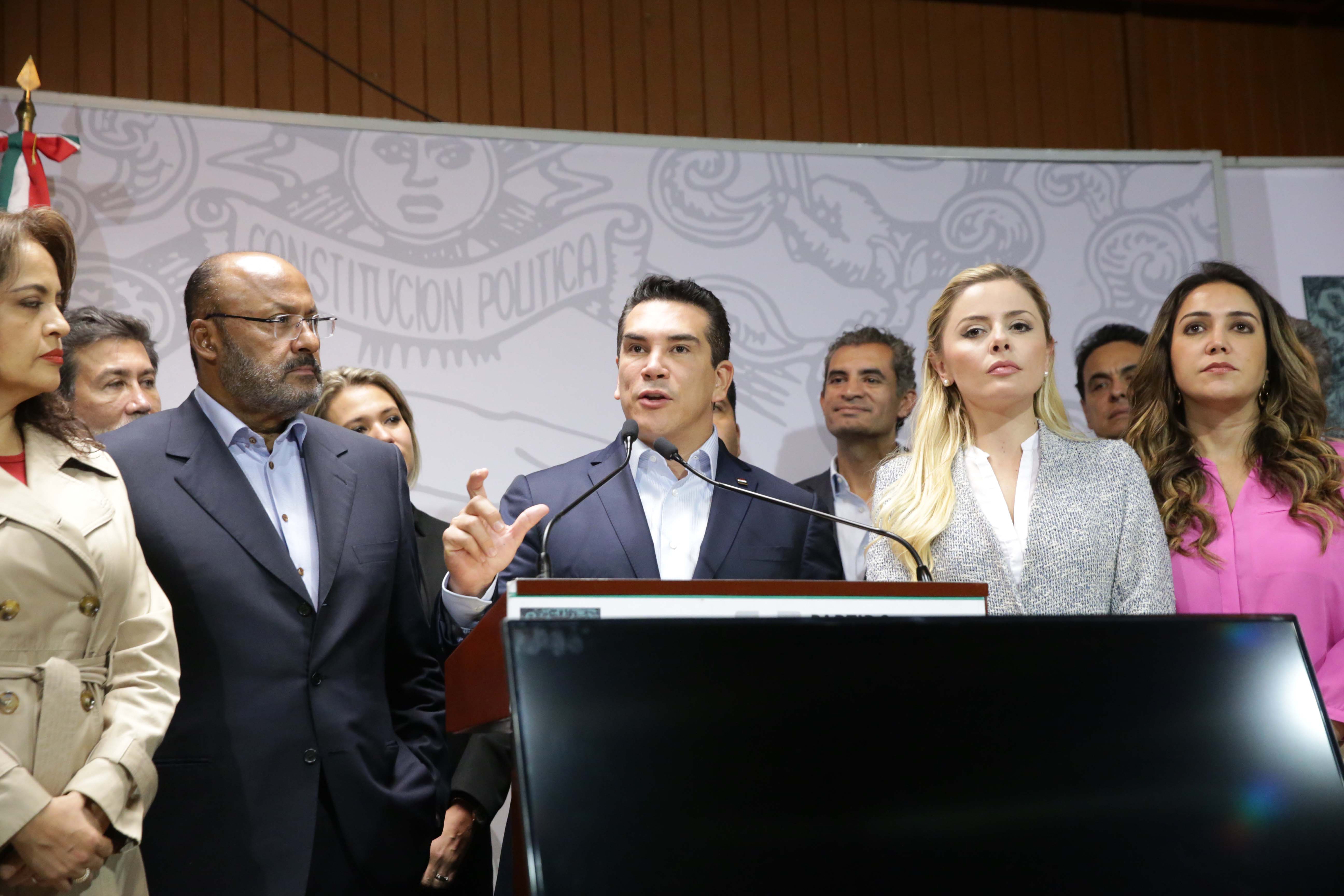 FGR investiga a líder del PRI por adquirir 16 inmuebles en Campeche