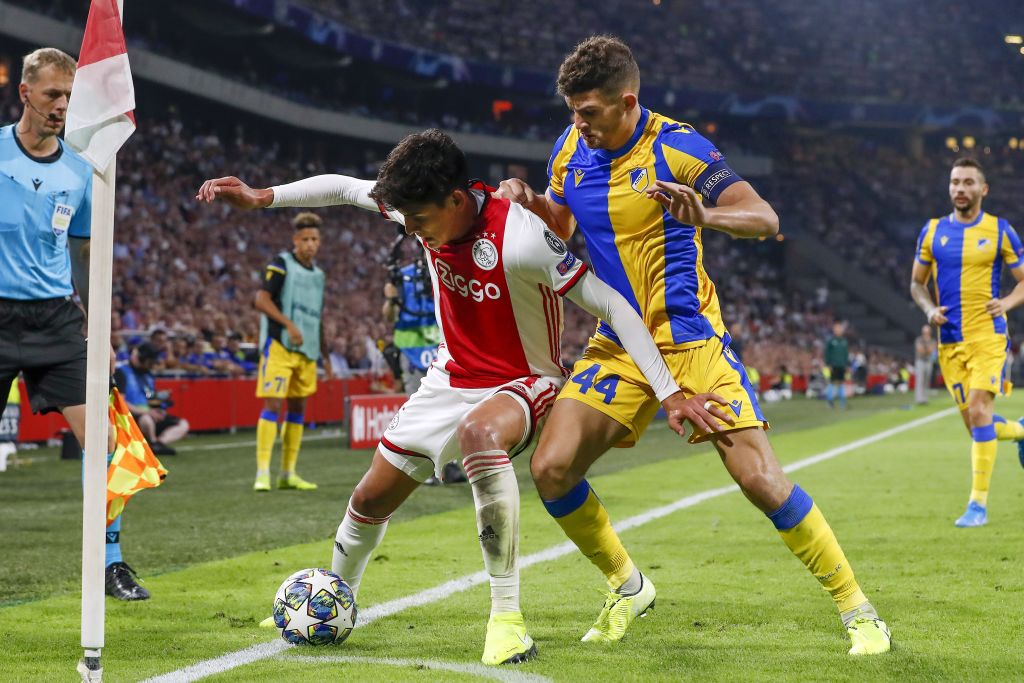 Técnico del Ajax elogió a Edson Álvarez y lo avaló como el sustituto de De Ligt