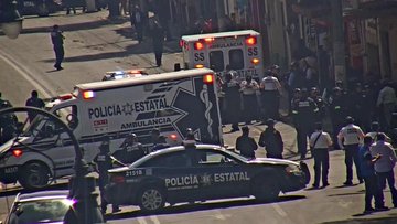 Caballos de la policía se asustan con la pirotecnia y provocan accidentes en calles de Toluca 