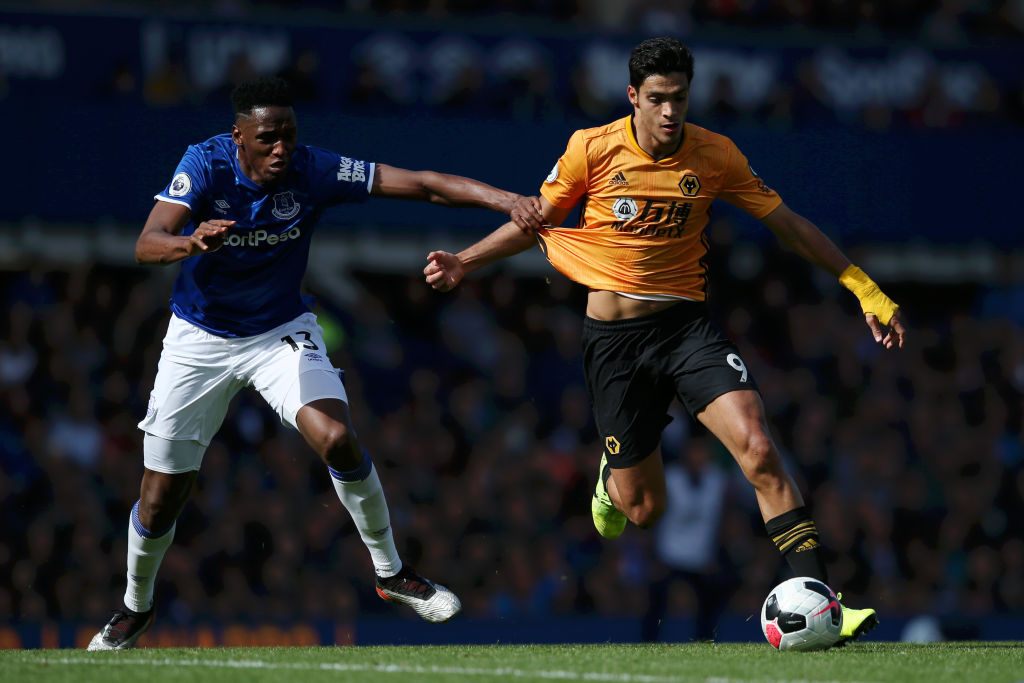 ¡Gol milagroso! Raúl Jiménez marcó ante el Everton su segundo gol de la temporada