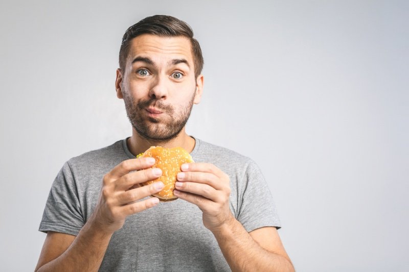 Todos hablan al respecto pero, ¿qué es el Mindful Snacking? 