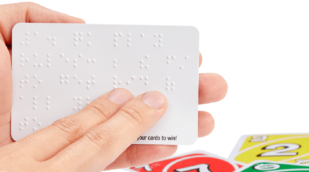 Uno Braille: El mismo juego de mesa, pero más inclusivo 