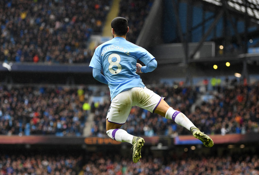 Sin problemas: Manchester City goleó al Aston Villa y Sterling apunta a la cima de goleo