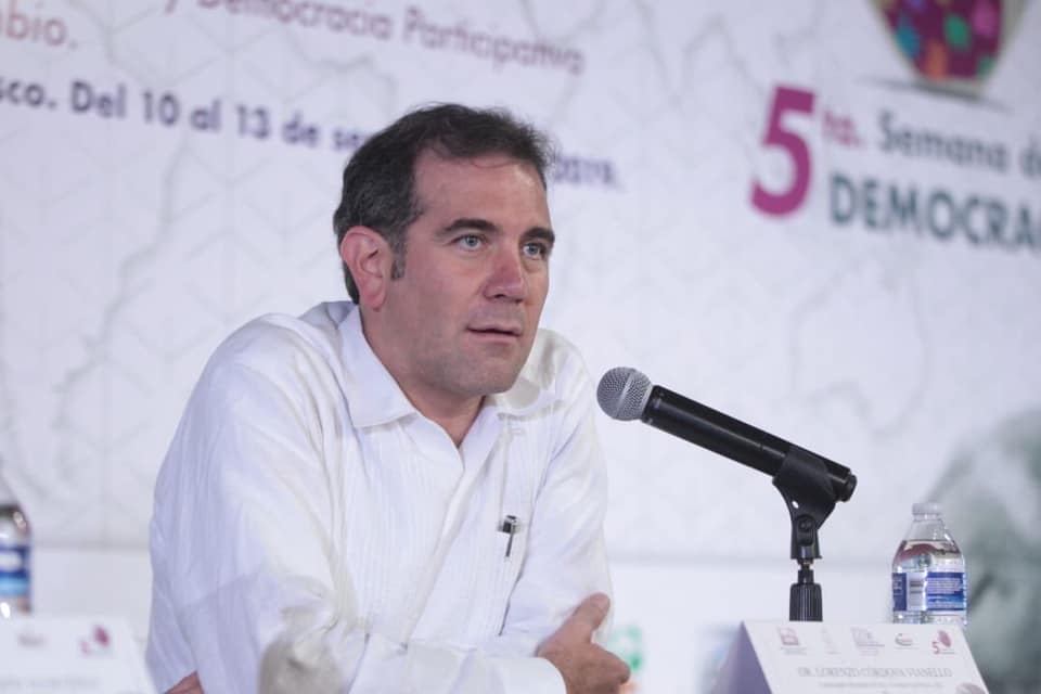 Lorenzo Córdova dejaría presidencia del INE por iniciativa de MORENA