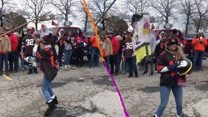 De no creer: Fans de los Browns crean piñata de Mason Rudolph y la rompen a cascazos