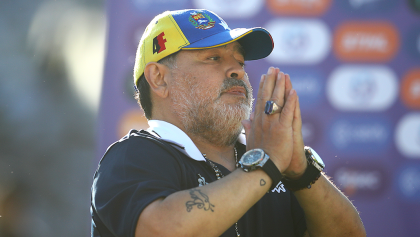 Gimnasia y Esgrima confirma la salida de Maradona