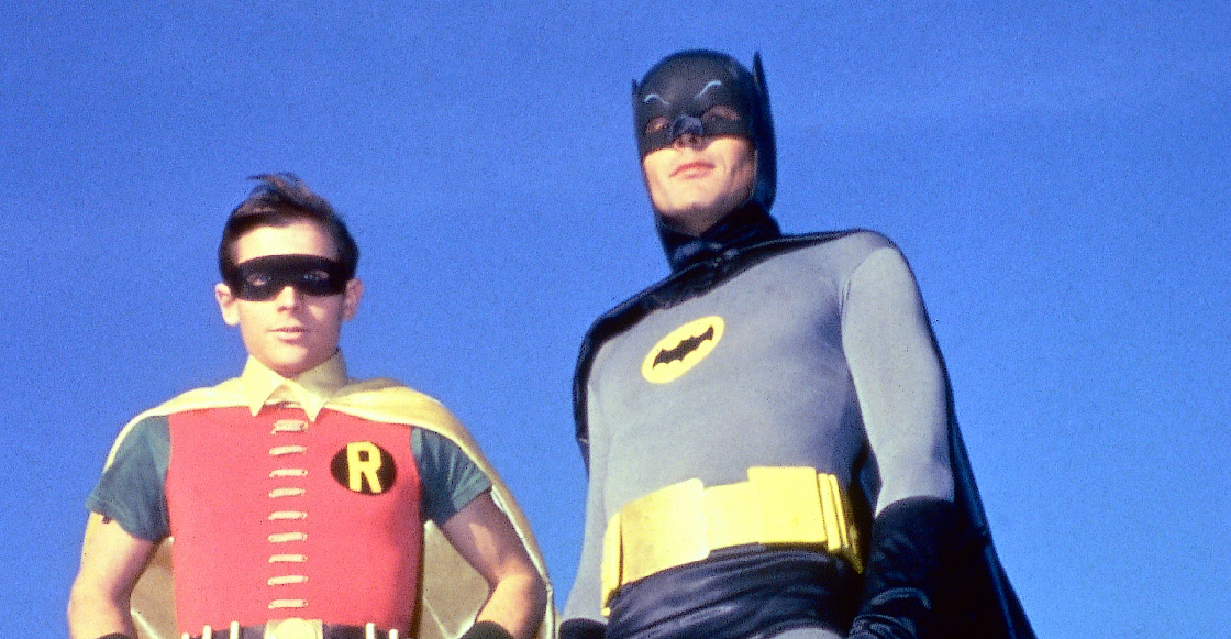 ¡A juntar los centavos! Subastarán trajes de Batman y Robin utilizados en la serie de los 60