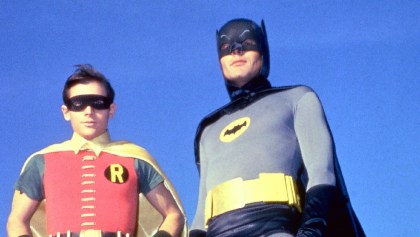 ¡A juntar los centavos! Subastarán trajes de Batman y Robin utilizados en la serie de los 60