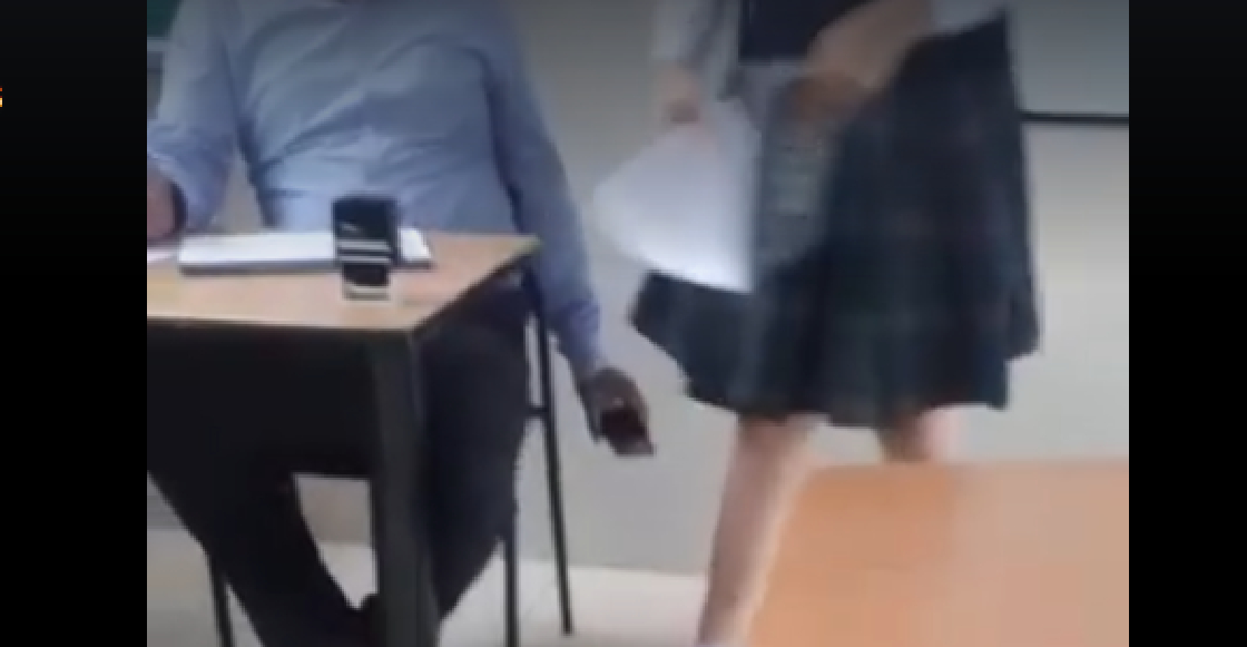 ¡Sáquese profe! Este profesor grababa por debajo de la falda a sus alumnas y ya fue despedido