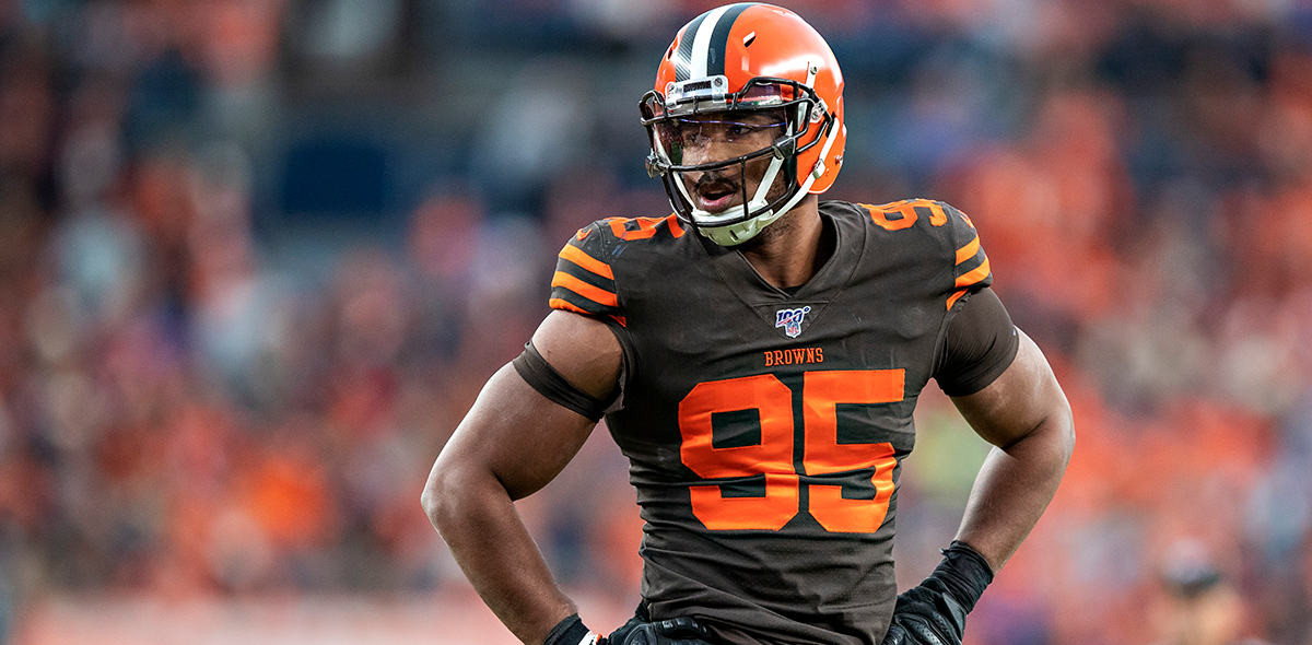 ¡Se volvió loco! Myles Garrett provocó bronca en el Steelers vs Browns por cascazo a Mason Rudolph