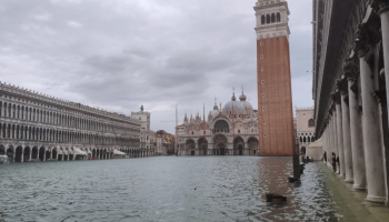 Venecia-cierre-plaza-san-marcos-inundación