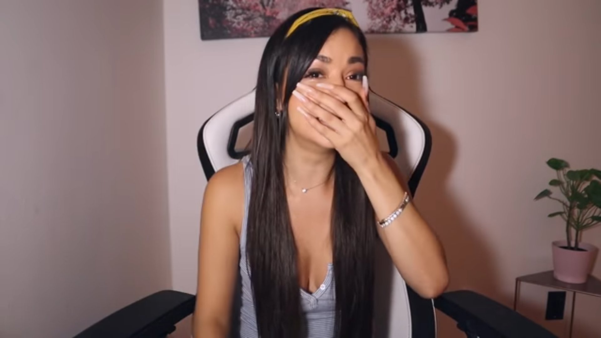 Caeli confiesa que sufrió agresiones y violencia física y sexual por parte de un youtuber y su ‘team’