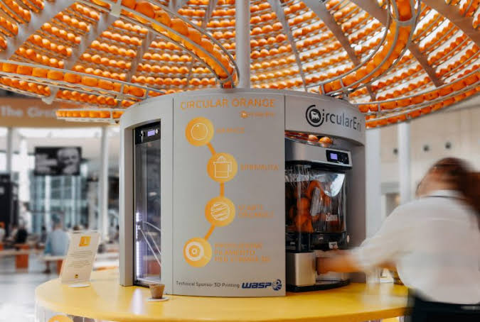 Feel the Peel: El exprimidor de naranjas que aprovecha las cáscaras para imprimir vasos en 3D