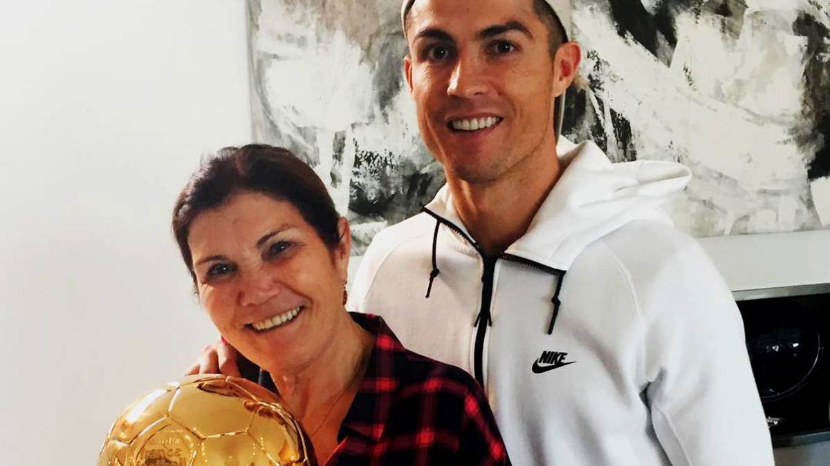 ‘Mafia del futbol’ es responsable de que Cristiano no gane más premios, dice su mamá