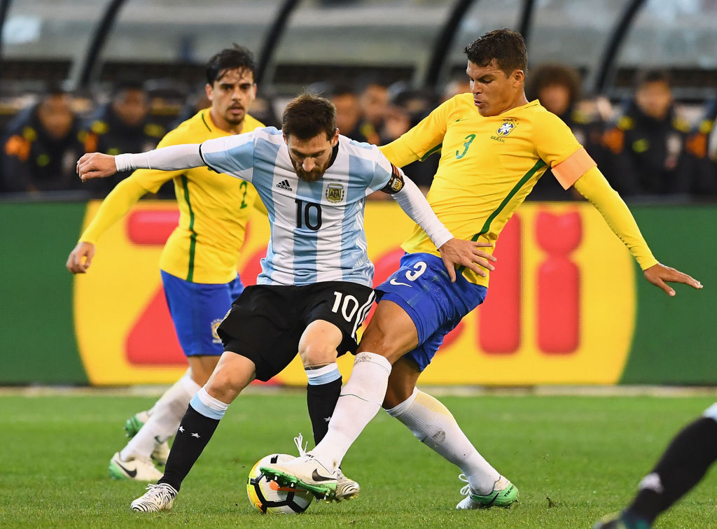 Thiago Silva acusó a Lionel Messi de influir y controlar a los árbitros a su favor