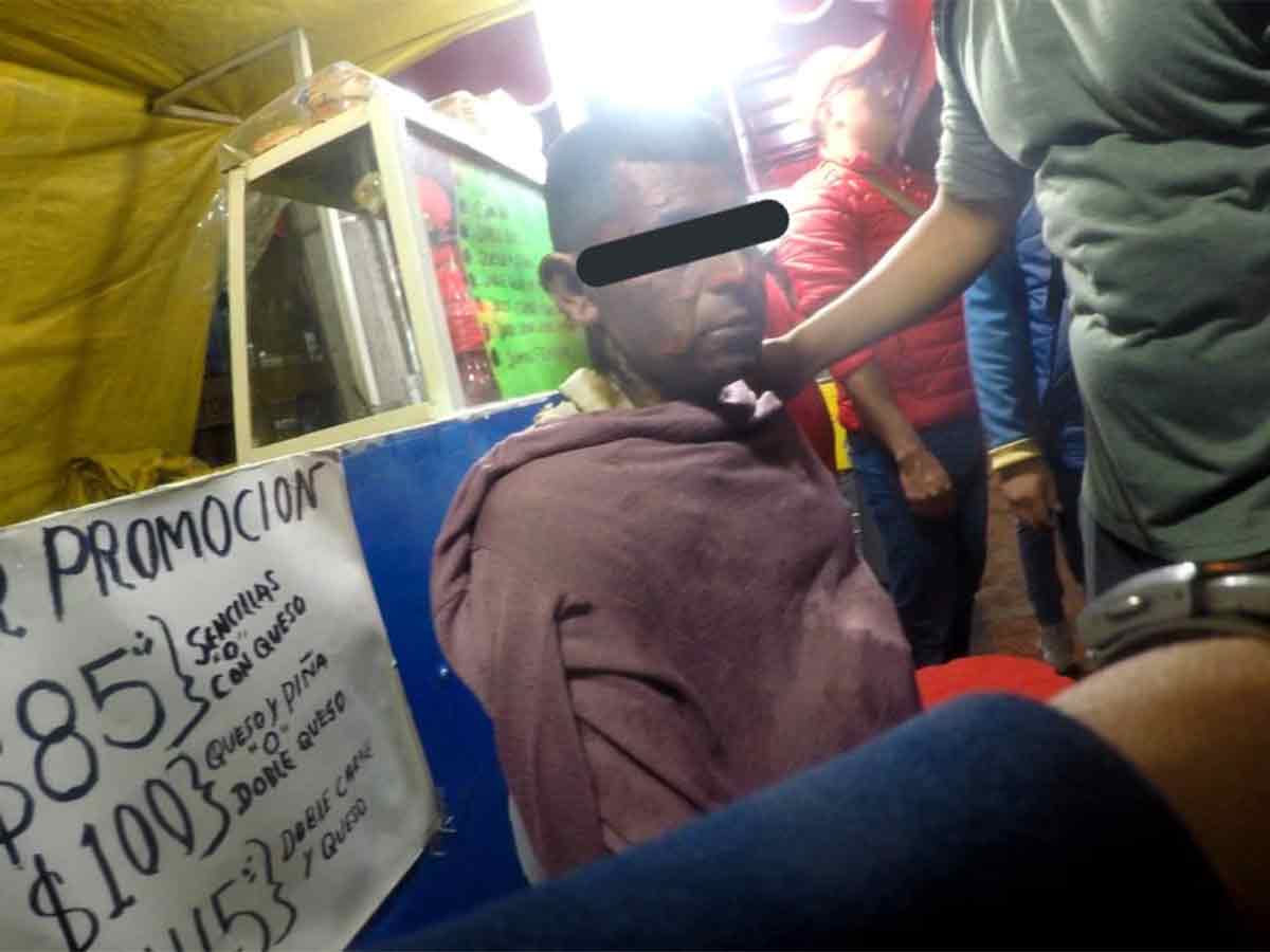 Hombre que se niega a pagar tortas en Iztapalapa, rocía gasolina y prende fuego a vendedor