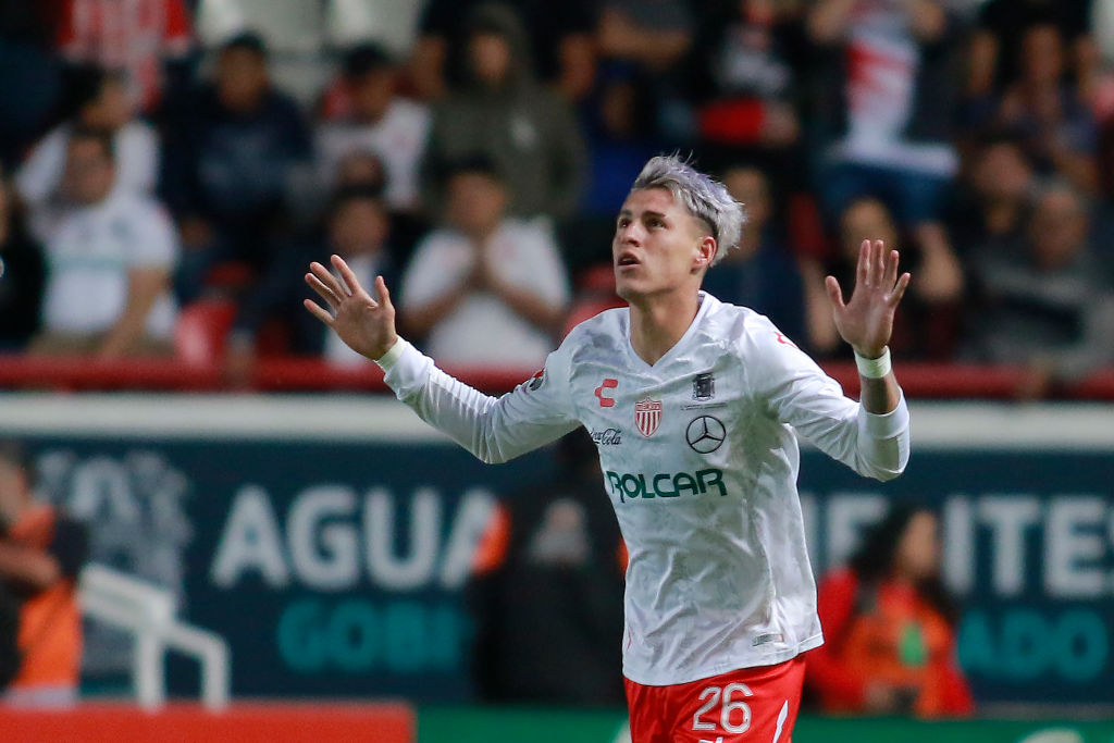 ‘Chicote’ Calderón aseguró que su fichaje con Chivas es sólo un rumor… por ahora