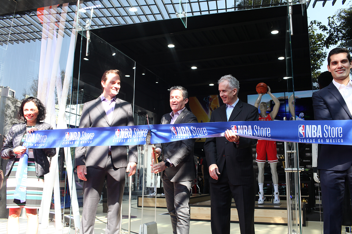 La NBA abre su primera tienda oficial en la Ciudad de México