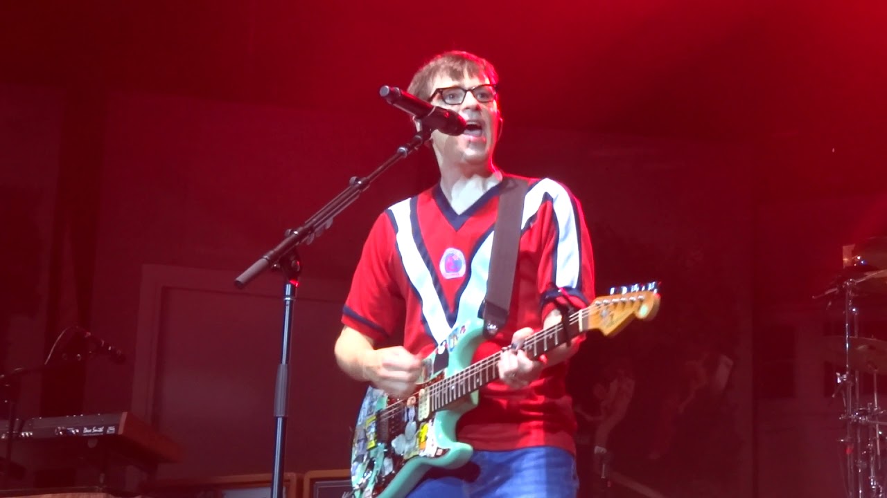 Lanzan petición en Change.org para que Rivers Cuomo compre la franquicia del Veracruz 