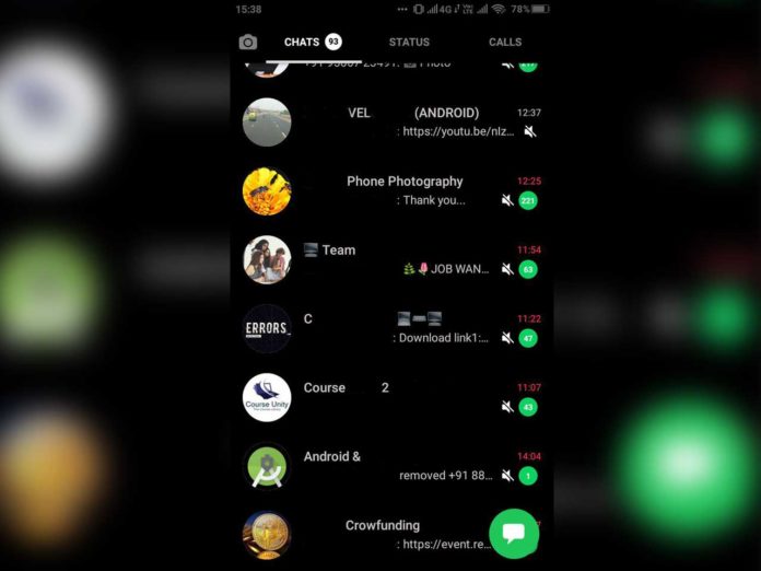 Dark Mode La posibilidad de cambiar la interfaz de WhatsApp a modo obscuro, será una realidad en 2020. Pero ojo, aunque esta característica se ha vuelto tan popular entre los más jóvenes un estudio realizado por el portal ‘MoneyPug’, asegura que esta versión puede ser dañina para la vista, pues al cerebro le cuesta enfocar el texto, provocando fatiga visual y a la larga se pueden tener complicaciones visuales.