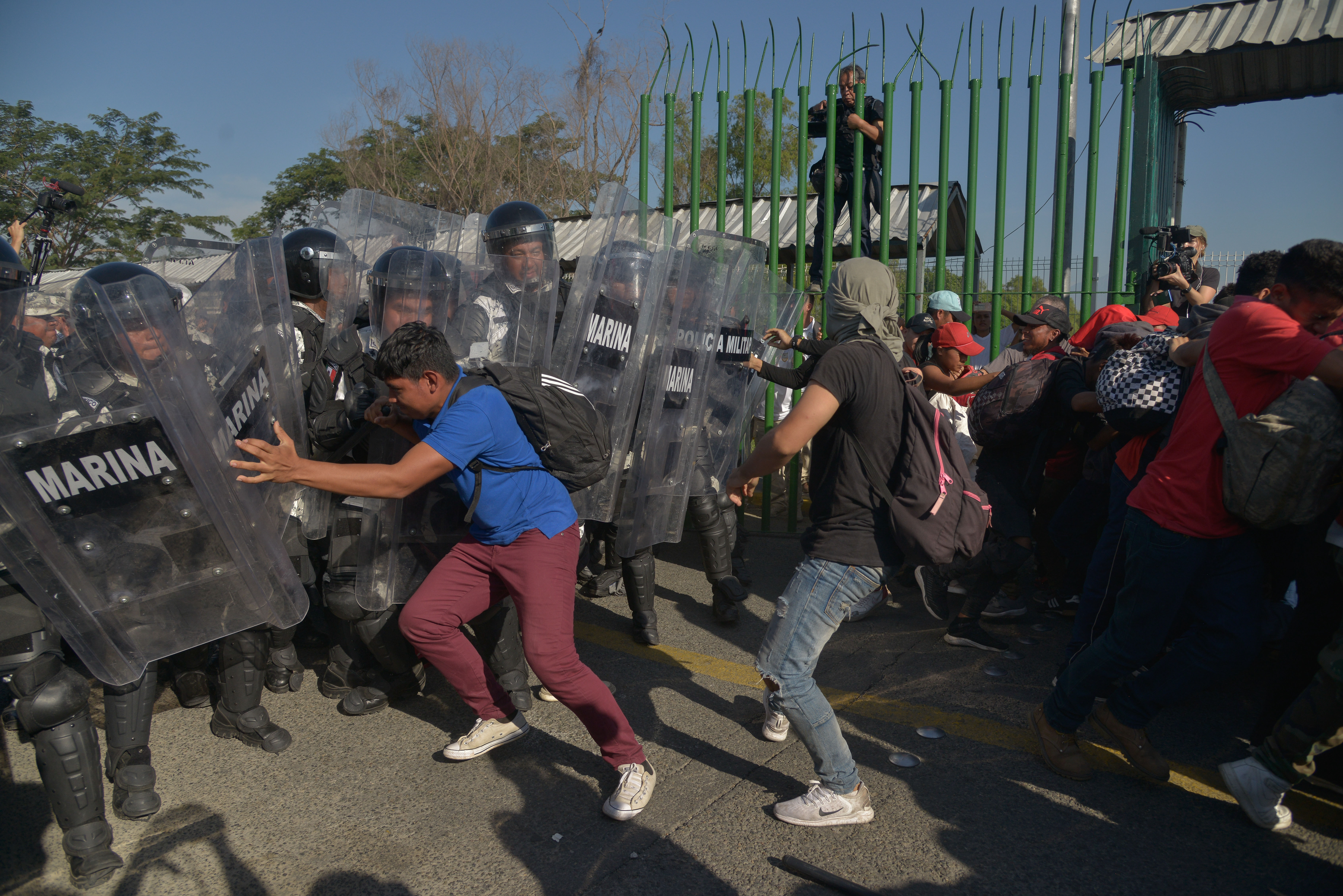 Guardia Nacional cierra fronteras con Guatemala para evitar entrada de nueva caravana migrante