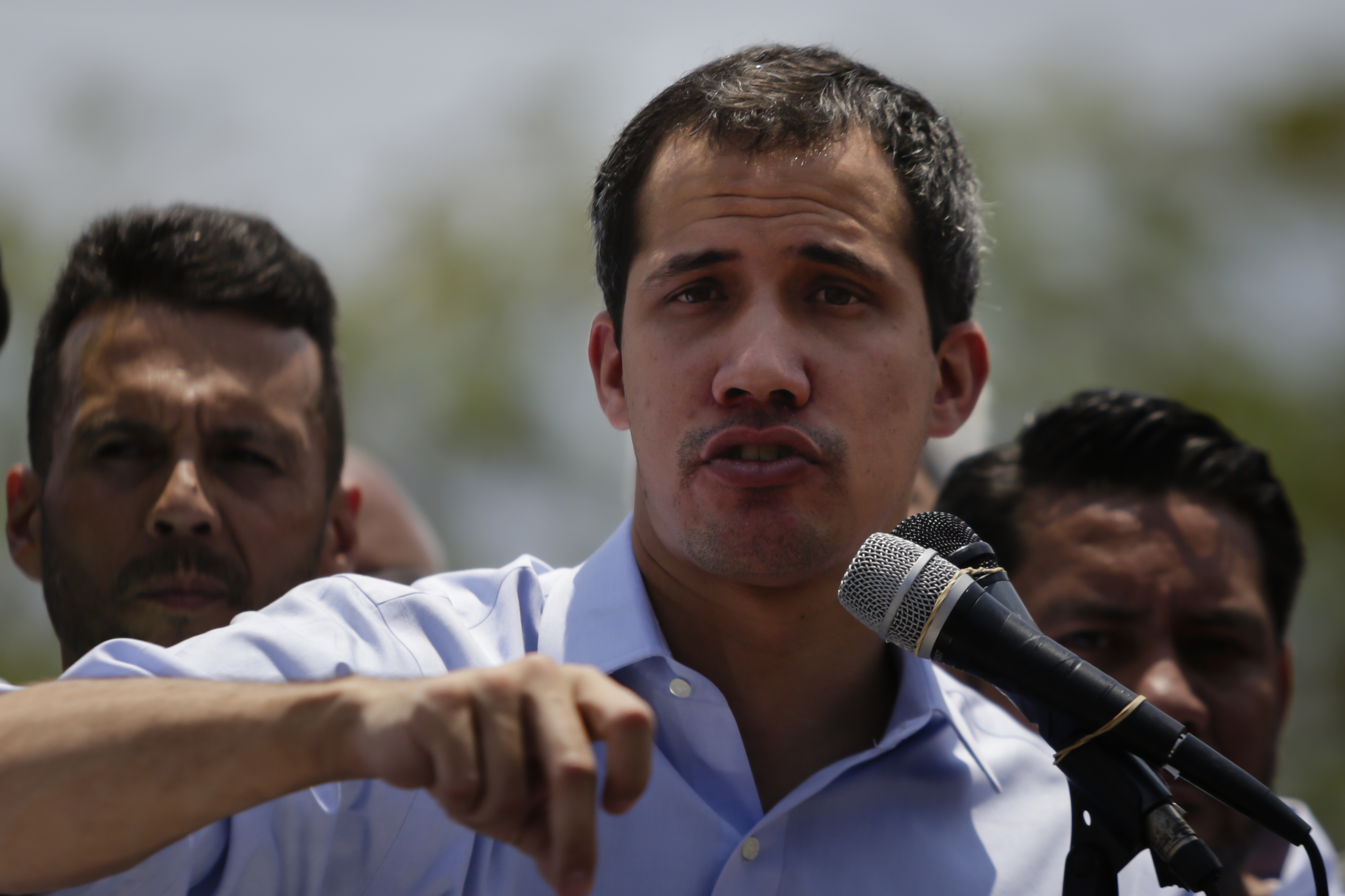 Sin la presencia de Juan Guaidó, "imponen" en Venezuela a Luis Parra como nuevo presidente de la Asamblea Nacional