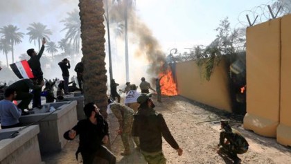 Estados Unidos pide a sus ciudadanos salir de Irak y no acercarse a la embajada